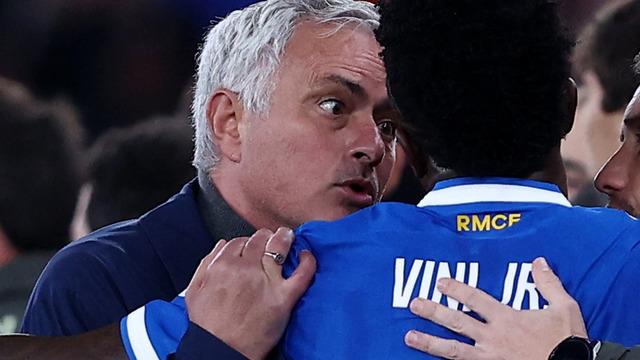 Şampiyonlar Ligi'nde 'ırkçılık' skandalı! Dünya yıldızı sahayı terk etti: Gözler UEFA'nın kararında