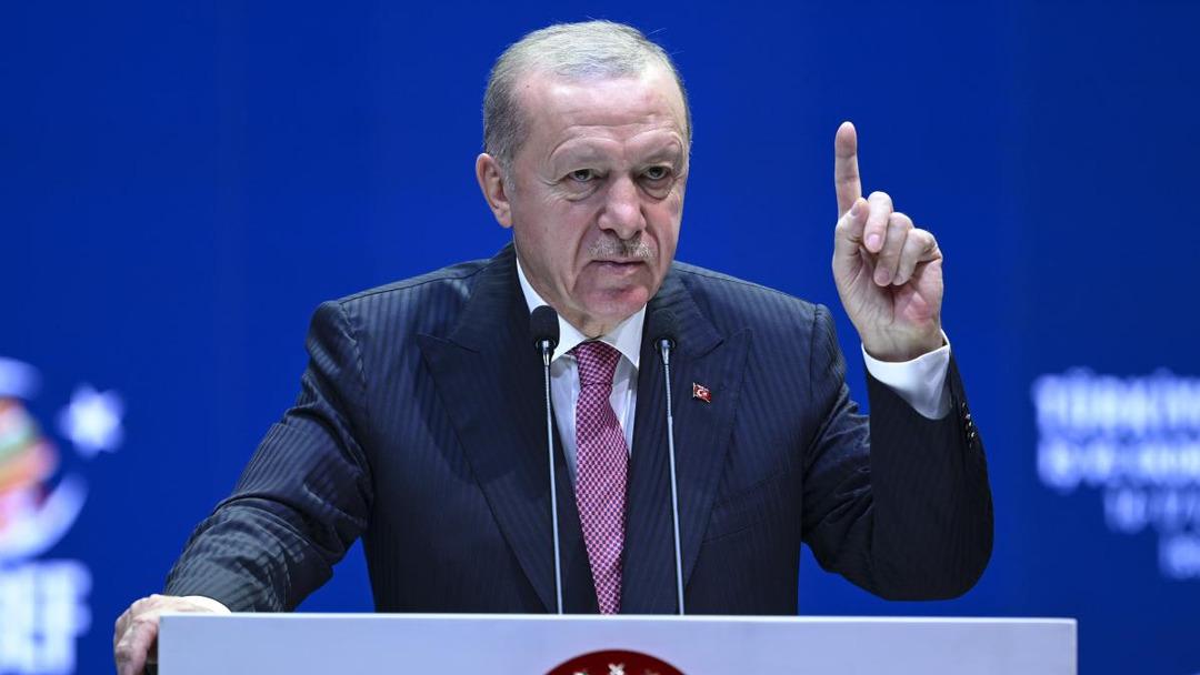 Cumhurbaşkanı Erdoğan,  Meydanı bırakmayacağız  diyerek CHP ye tepki g&ouml;sterdi: "İ&ccedil;ine d&uuml;şt&uuml;ğ&uuml; durum karmakarışık" 2