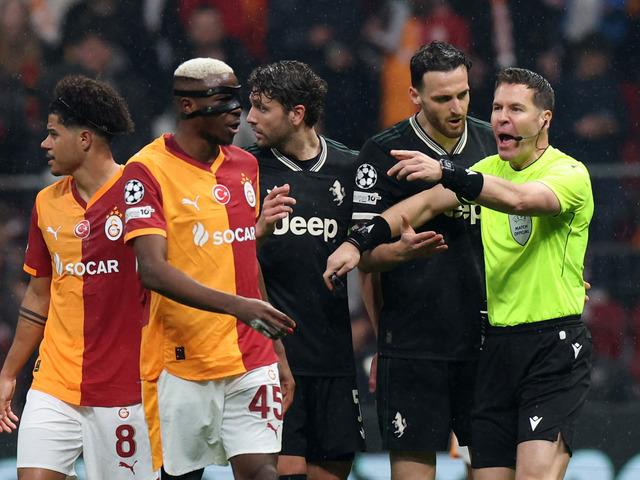 D&uuml;nya hakemin o kararını konuşuyor! 'Galiba Juventus'a acıdı'