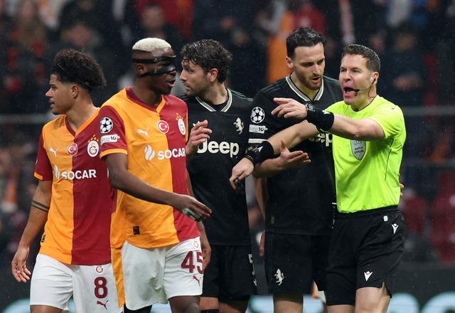 Tüm dünya Galatasaray-Juventus maçının hakeminin o kararını konuşuyor! 'Galiba Juventus'a acıdı'