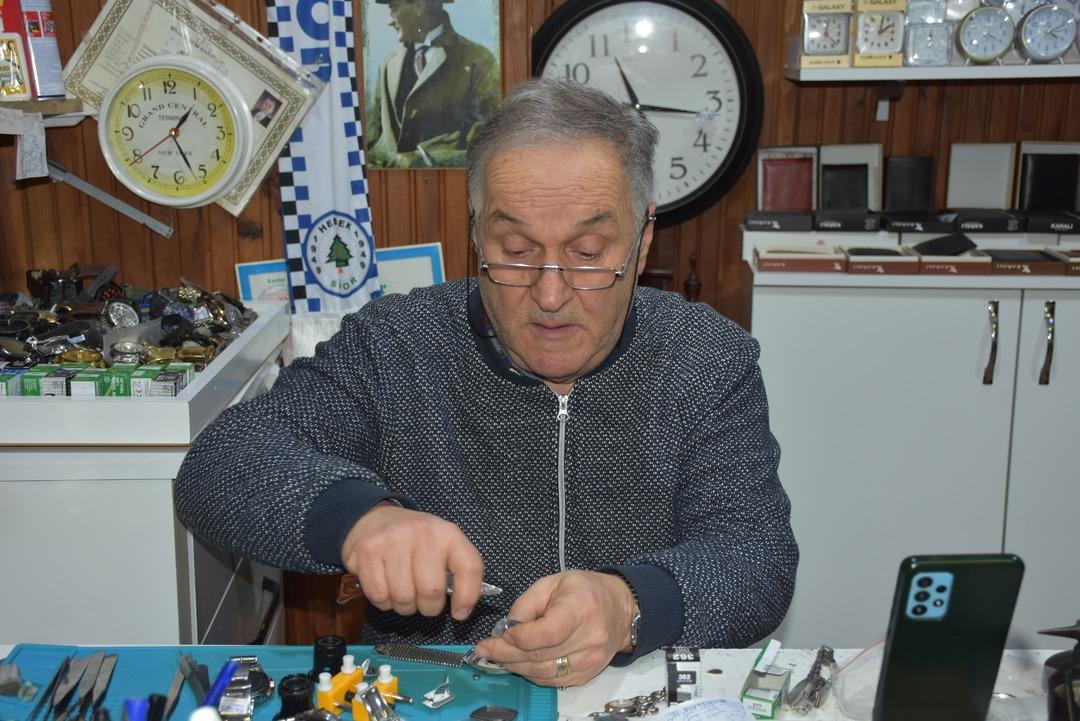 İşi öğrettiği kendine dükkan açtı! Şimdi çırak bulamıyor, eşiyle yapıyor 5