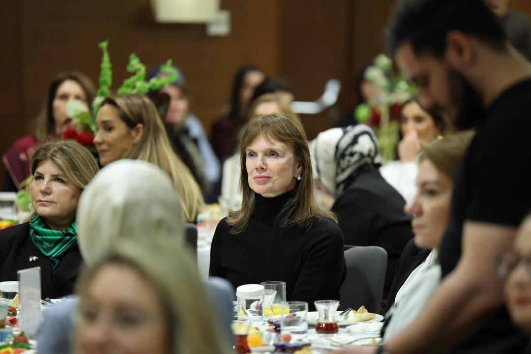 AK Parti İstanbul İl Başkanlığı ndan iş kadınları buluşması 1