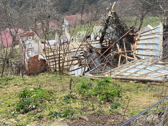 Ordu&rsquo;da fırtına: Evlerin &ccedil;atıları u&ccedil;tu 2