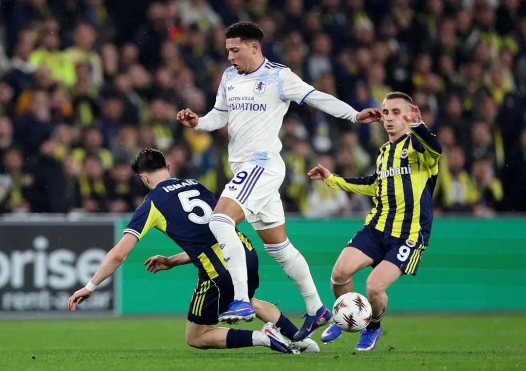 Tedesco dan Nottingham Forest ma&ccedil;ı &ouml;ncesi basın toplantısı! S&ouml;zleşme sorusunu yanıtladı 5