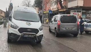 İstasyonda boşanma aşamasındaki eşini başından vurarak &ouml;ld&uuml;rd&uuml;