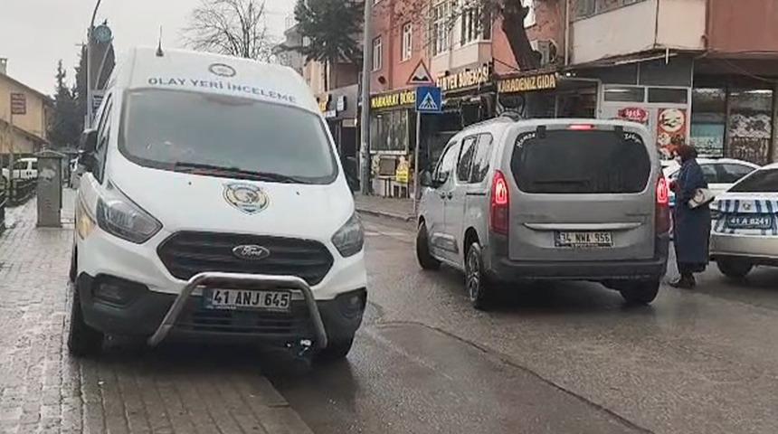 İstasyonda boşanma aşamasındaki eşini başından vurarak &ouml;ld&uuml;rd&uuml;
