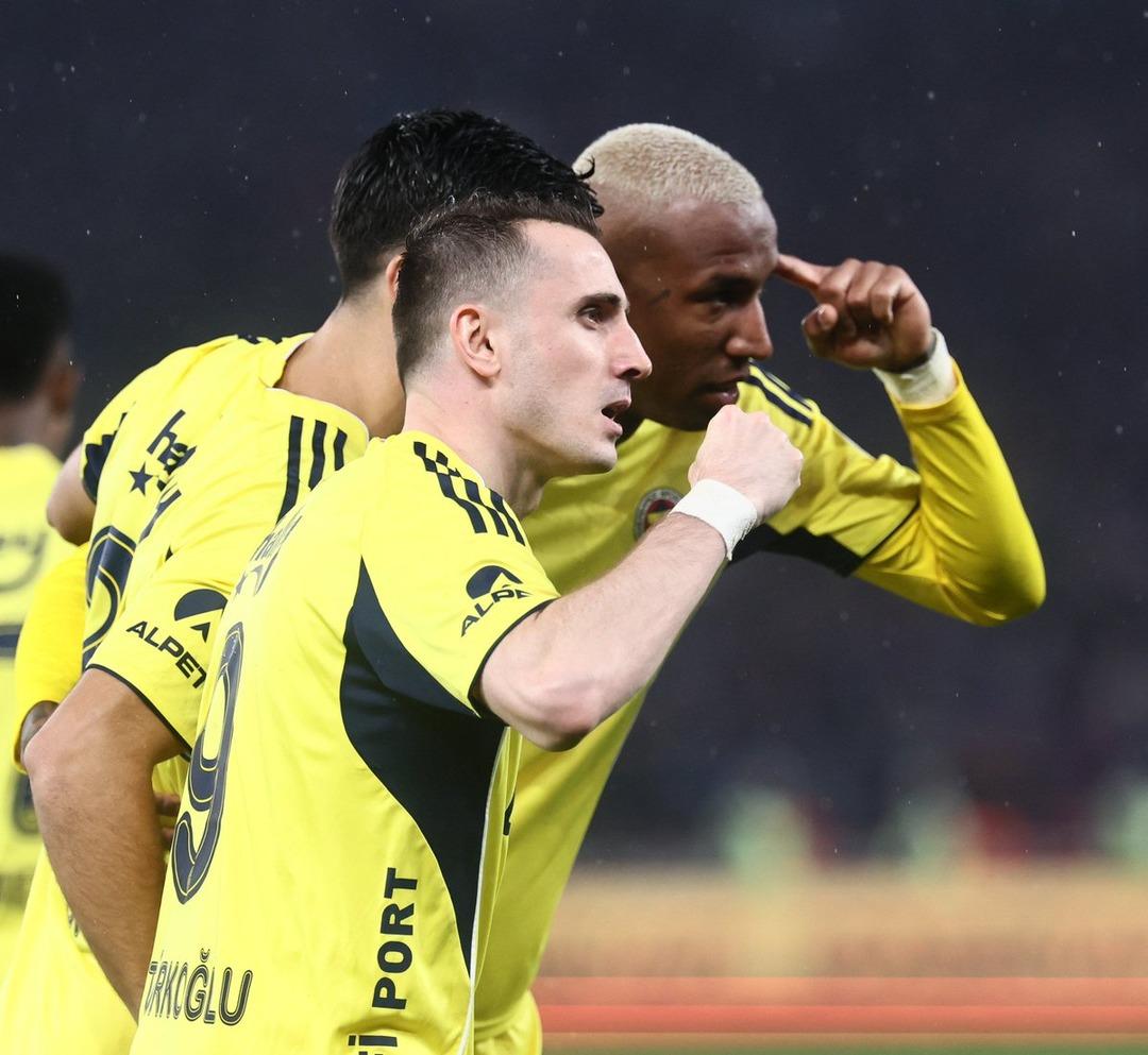 Tedesco dan Nottingham Forest ma&ccedil;ı &ouml;ncesi basın toplantısı! S&ouml;zleşme sorusunu yanıtladı 9