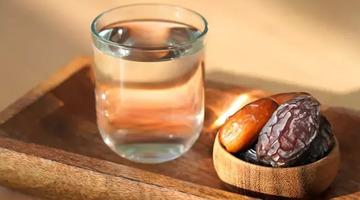 Oru&ccedil; tutarken baş ağrısı yaşamamak i&ccedil;in sahur ve iftarda mutlaka bunları yapın! Ramazan'da baş ağrısını bı&ccedil;ak gibi kesen y&ouml;ntemler