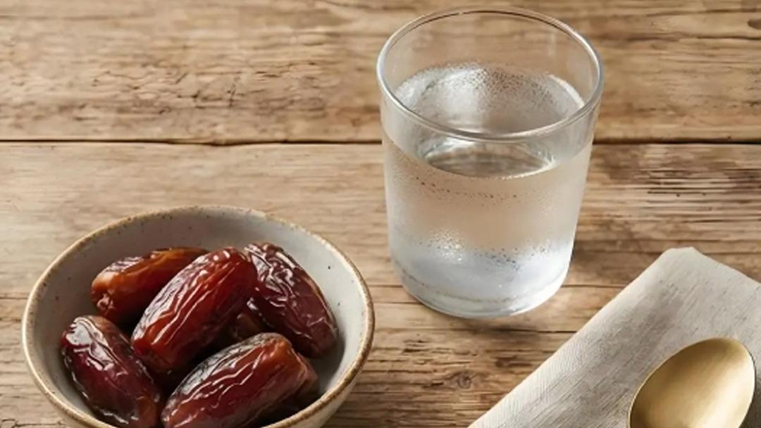 Oru&ccedil; tutarken baş ağrısı yaşamamak i&ccedil;in sahur ve iftarda mutlaka bunları yapın! Ramazan da baş ağrısını bı&ccedil;ak gibi kesen y&ouml;ntemler 1