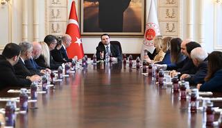 Bakan G&uuml;rlek'ten barolar i&ccedil;in 'istişare mekanizması' mesajı