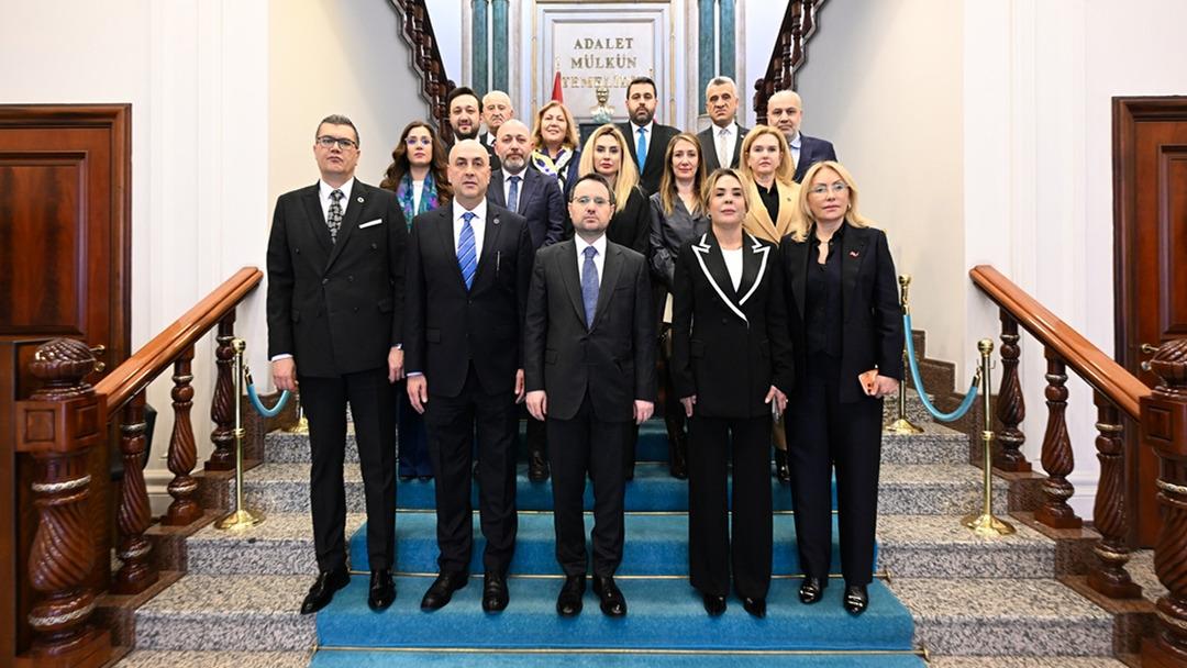 Bakan G&uuml;rlek ten barolar i&ccedil;in  istişare mekanizması  mesajı: "Sorunlara birlikte &ccedil;&ouml;z&uuml;m &uuml;reteceğiz" 2