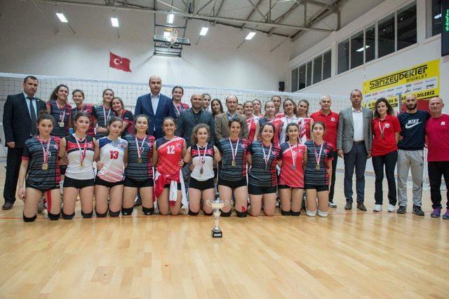 Aydın’da genç kızlar voleybol müsabakaları tamamlandı