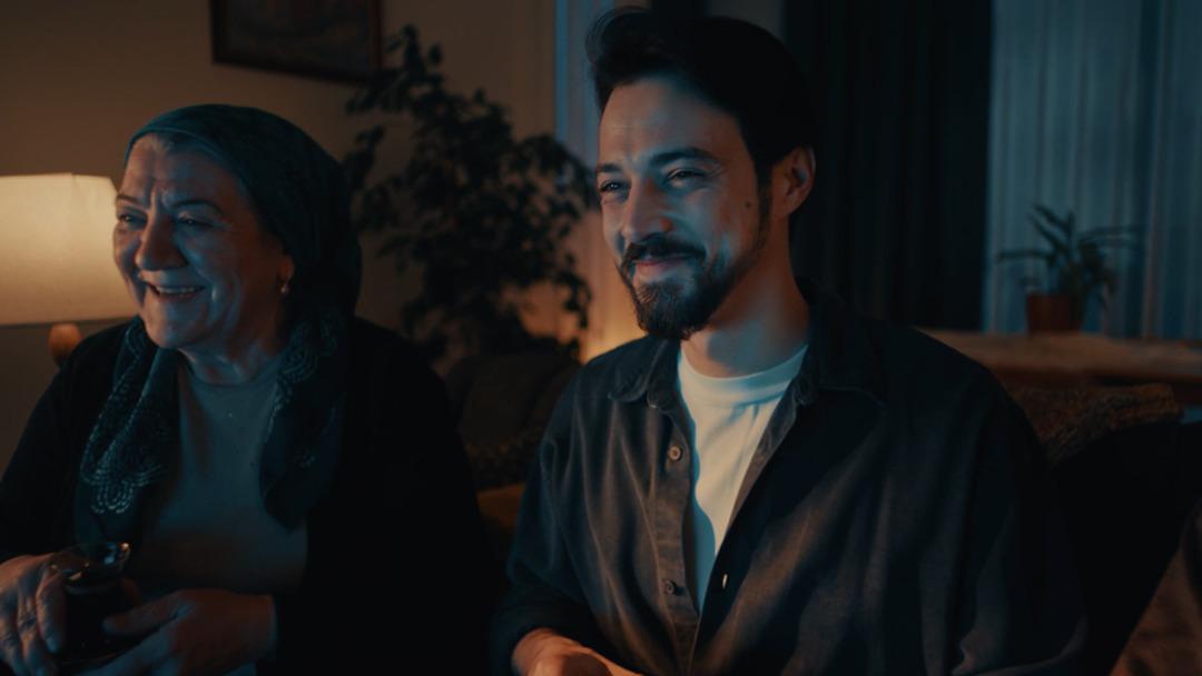 Bir&ccedil;ok &uuml;nl&uuml; isim rol aldı... Afet konutları i&ccedil;in &ouml;zel film: "Bu Başarı T&uuml;rkiye nin" 6