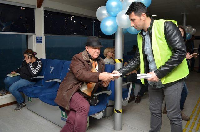 İzmir’in yüzen kütüphanesi açıldı