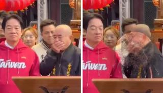 Başkan, k&uuml;rs&uuml;de Cumhurbaşkanının &uuml;st&uuml;ne kustu!