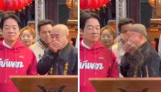 Başkan, k&uuml;rs&uuml;de Cumhurbaşkanının &uuml;st&uuml;ne kustu!