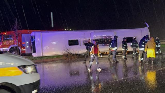 Samsun'da yolcu otobüsü devrildi: 6 yaralı