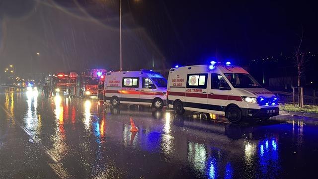 Samsun da yolcu otob&uuml;s&uuml; devrildi, 7 kişi yaralandı 3