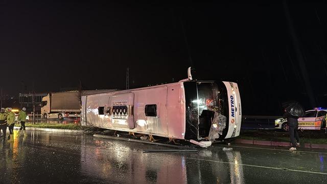 Samsun'da yolcu otobüsü devrildi, 7 kişi yaralandı