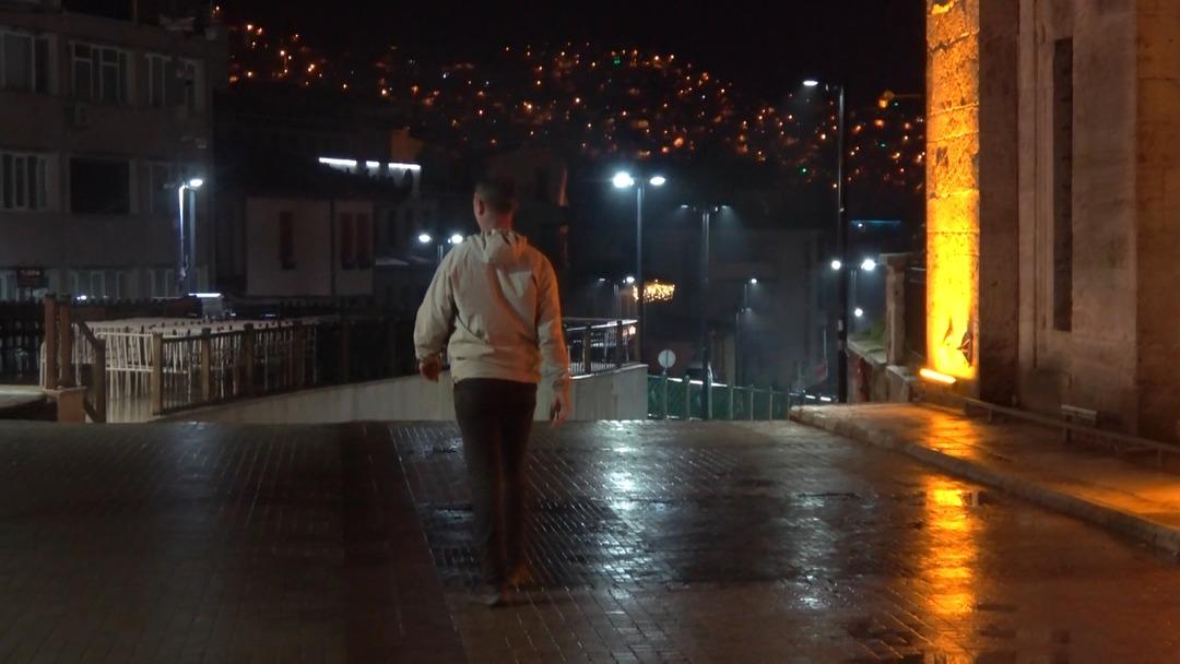 Bu mahallede 70 yıldır sahurda davul &ccedil;alınmıyor: "Pilava, pilava" geleneği s&uuml;r&uuml;yor 4