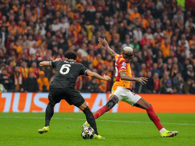 Galatasaray ma&ccedil;ı sonrası &ccedil;irkin olay! Yıldız isme ırk&ccedil;ı saldırı: İlk a&ccedil;ıklama geldi