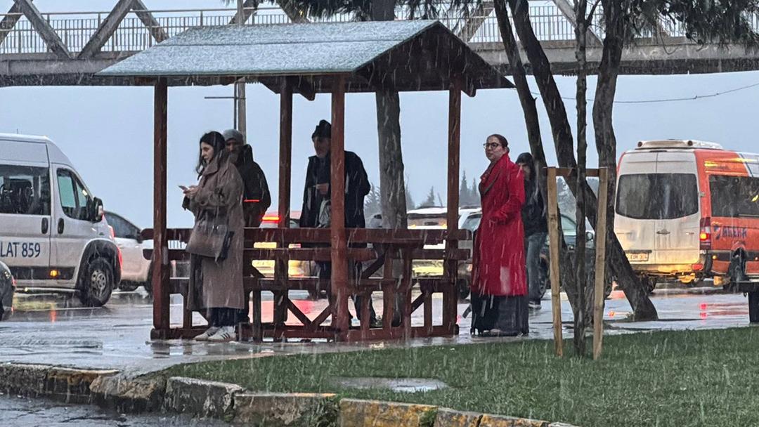 Bahar havası bitti! İstanbul’a kar yağışı geliyor: Sıcaklık 7 derece birden düşecek 3