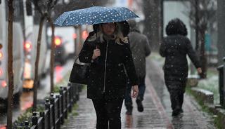 Bahar havası bitti! İstanbul&rsquo;a kar yağışı geliyor: Sıcaklık 7 derece birden d&uuml;şecek