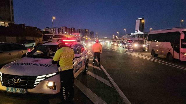 Zeytinburnu&rsquo;nda dron destekli "kaynak&ccedil;ı" denetimi: 37 s&uuml;r&uuml;c&uuml;ye ceza kesildi 6