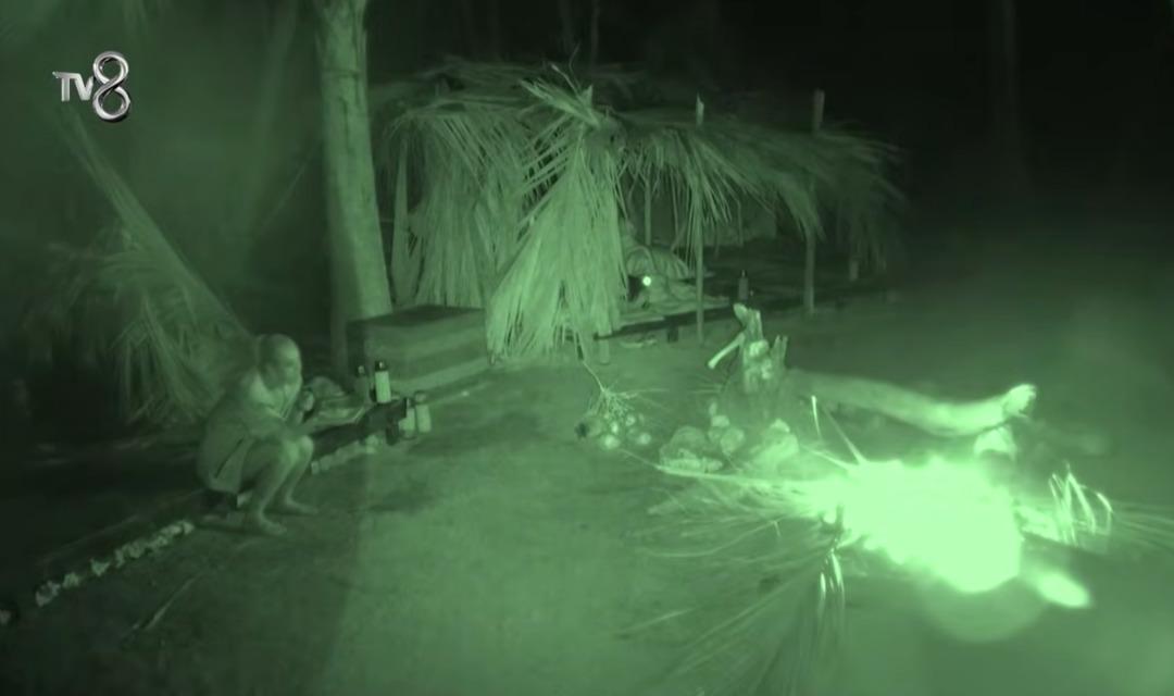 Yapım ekibi &ccedil;ıldırdı! Survivor &uuml;nl&uuml;ler takımına sert &ccedil;ıktı 3