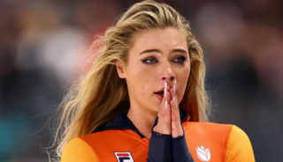 Olimpiyarlarda milyon dolarlık kare! Fermuarını a&ccedil;tı servet kazandı