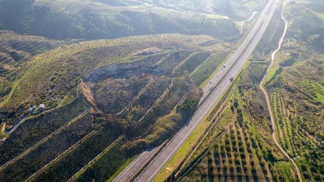 İzmir - İstanbul otoyolunda korkutan heyelan 2