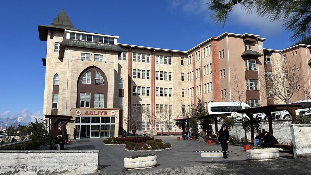 5 g&uuml;nl&uuml;k bebeği d&ouml;verek sakat bırakmıştı: Mahkemede kendini savundu! 1