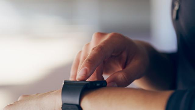 Rafa kalkan proje geri döndü: Meta imzalı akıllı saat yolda!