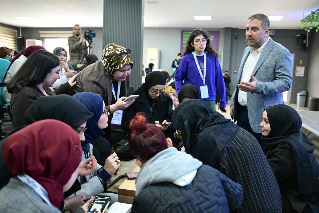 Dezenformasyona karşı gen&ccedil;lik kalkanı: Antalya&rsquo;da medya etiği kampı 2