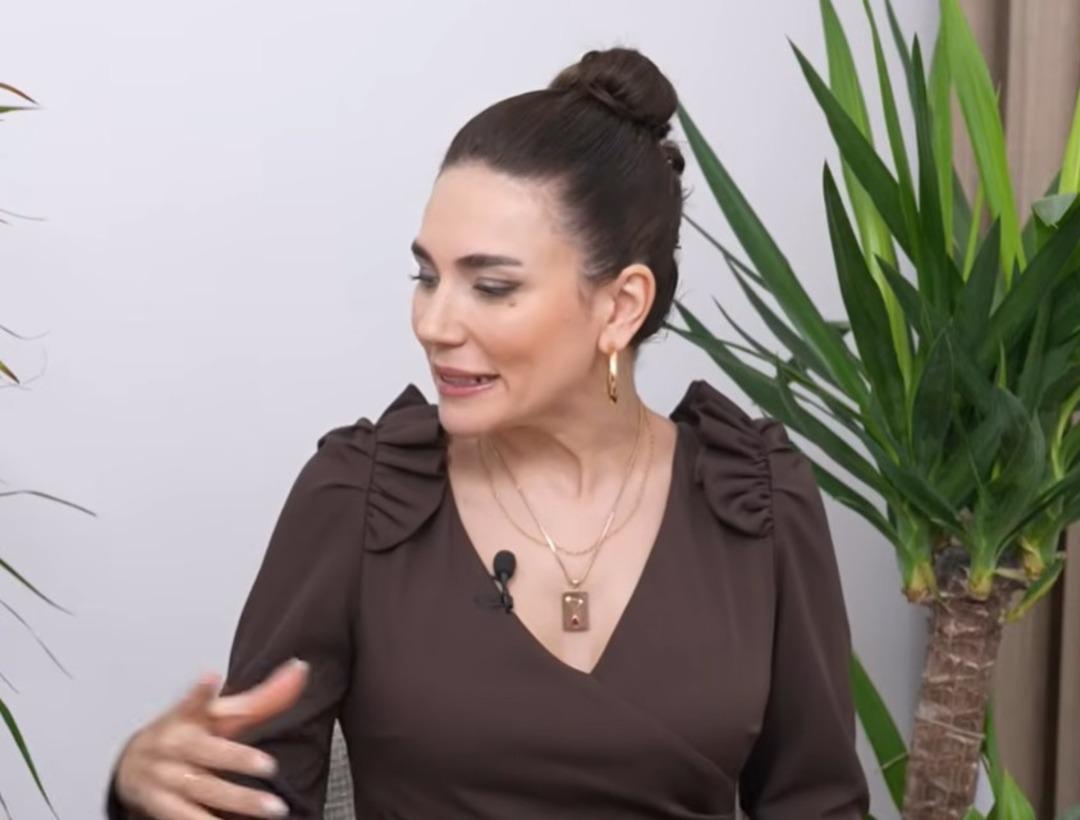 Gelin Evi programına 104 bin TL lik geleneksel kıyafetiyle geldi! Buse Varol şaştı kaldı 2