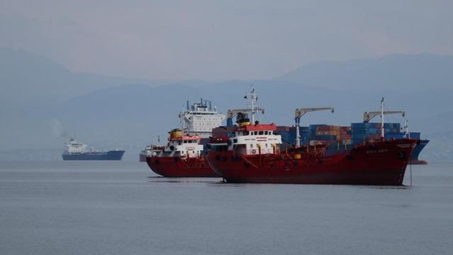 Türkiye'nin lojistik kapısı İzmit Körfezi'ne geçen yıl 9 bin 206 gemi uğradı