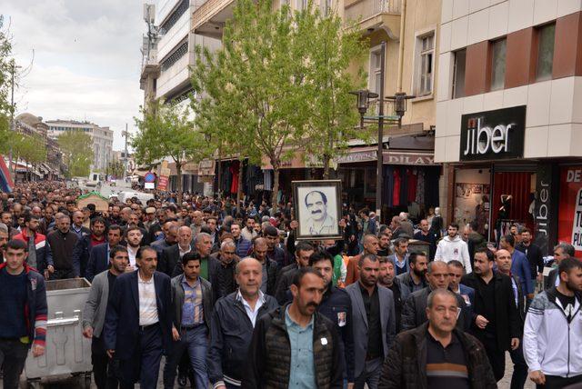 'Zaza Şehmuz'u binlerce kişi uğurladı