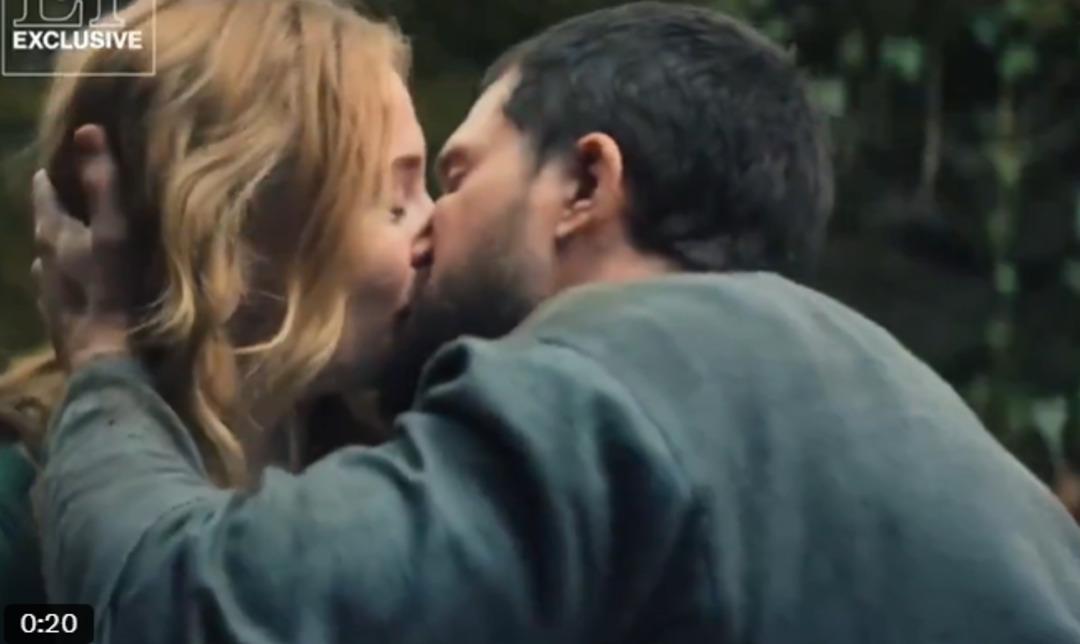 Sophie Turner ve Kit Harington &ouml;p&uuml;şt&uuml;kten hemen sonra &ouml;ğ&uuml;rd&uuml;!  1