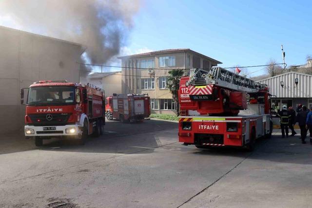Şekerleme fabrikasında korkutan yangın: Ekipler seferber oldu 8