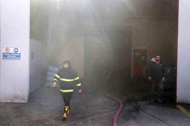 Şekerleme fabrikasında korkutan yangın: Ekipler seferber oldu 4