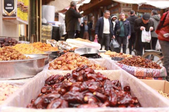Uzman diyetisyen iftar ve sahur arasında yapılması gerekenleri a&ccedil;ıkladı! 3