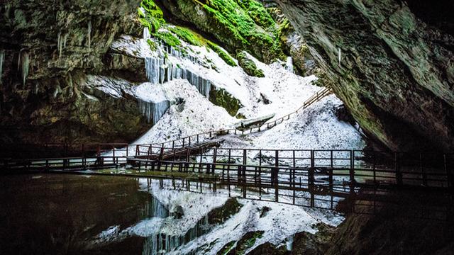 Buzul mağarada 5000 yıllık bakteri bulundu! 10 modern antibiyotiğe dirençli