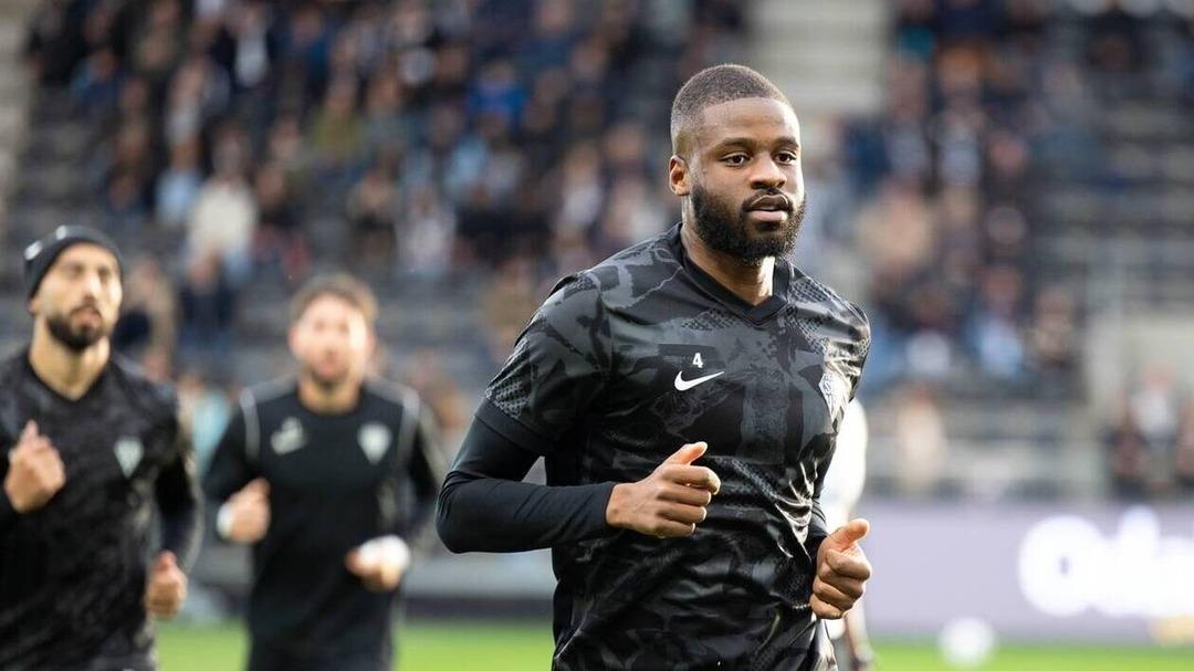 O da Galatasaray ı istiyor! Galatasaray ın yeni savunmacısı Fransa dan: Y&ouml;netim harekete ge&ccedil;ti 3