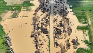 Gediz Nehri'nin Uşak'tan ge&ccedil;en b&ouml;l&uuml;mlerinde taşkın meydana geldi
