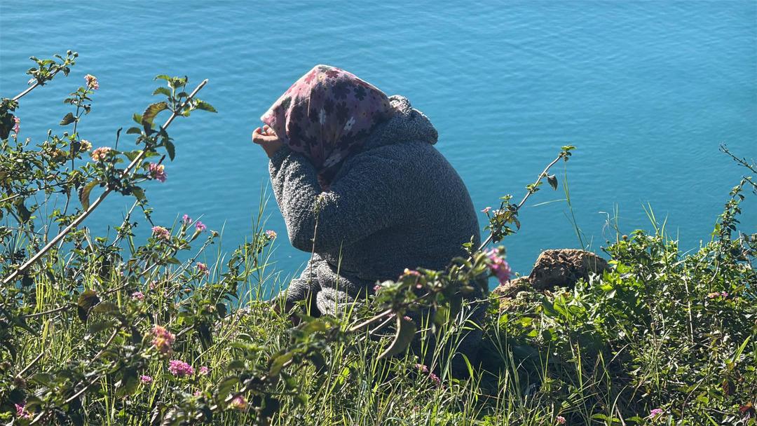 Falezlerin kenarında bir annenin yürek yakan feryadı: "Bu şehre benim çocuğumu sığdıramadılar" 1