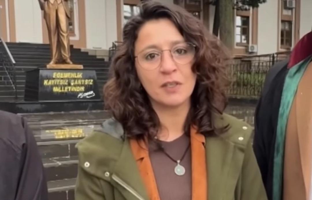 Duygu Nebioğlu 6 milyon TL lik tazminat davasını kazandı ama Metin Akpınar ın peşini bırakmıyor!   Mal varlığından...   2