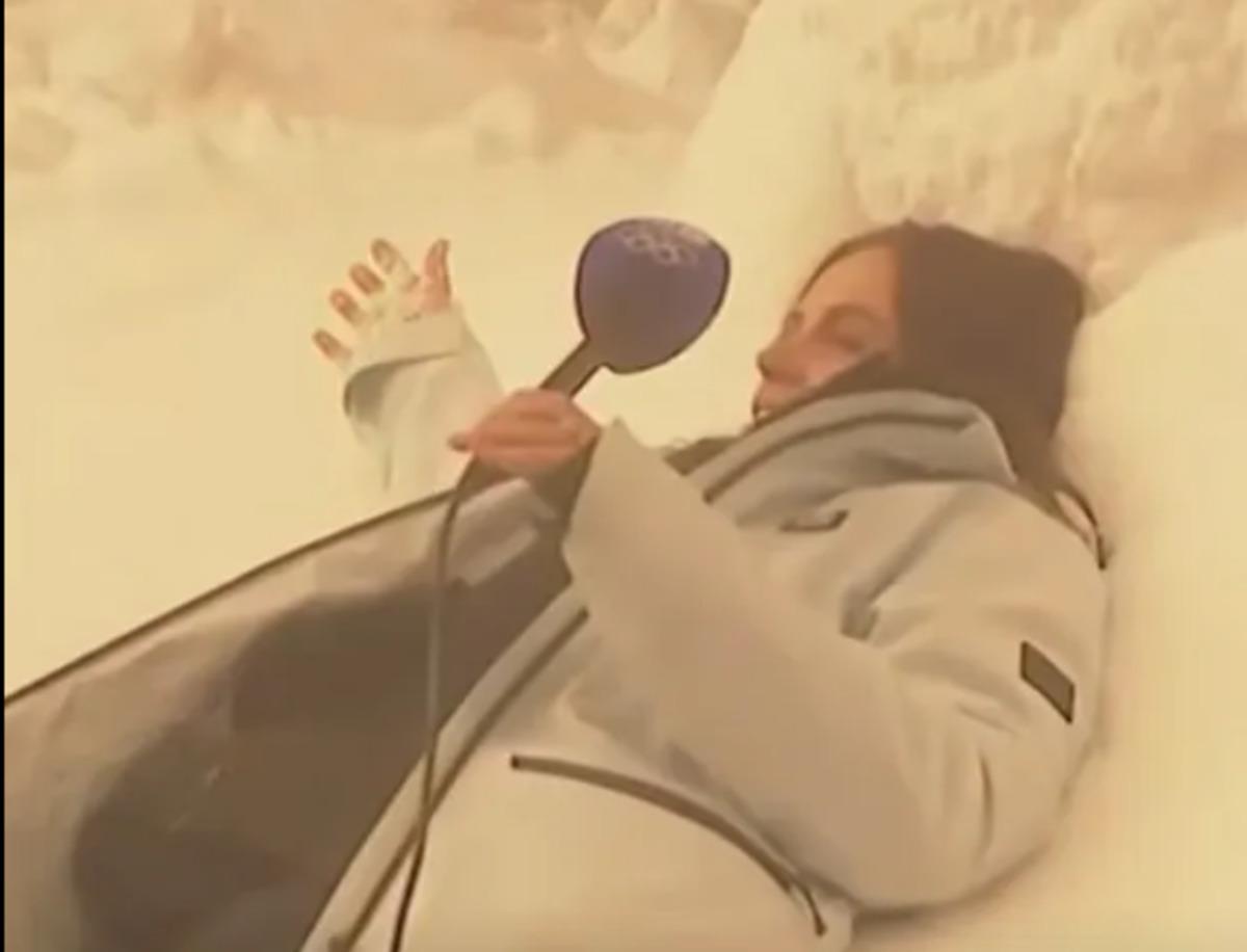 Canlı yayına alkoll&uuml; &ccedil;ıktı: Kameramanı  İguana ya benzetip karda melek yaptı! 2