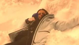 Canlı yayına alkoll&uuml; &ccedil;ıktı! Skandallar peş peşe geldi!