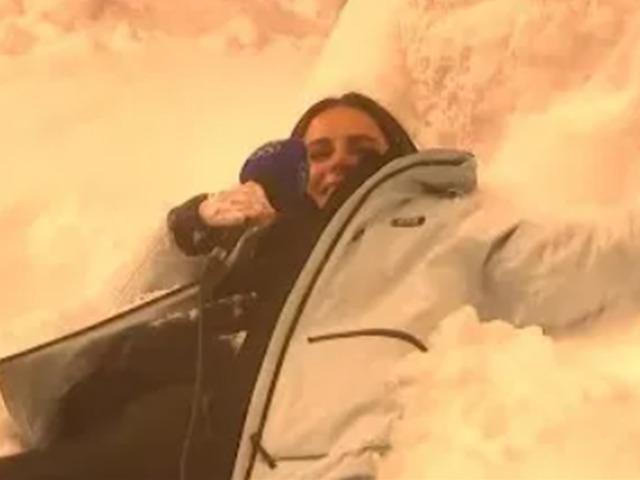 Canlı yayına alkoll&uuml; &ccedil;ıktı! Skandallar peş peşe geldi!