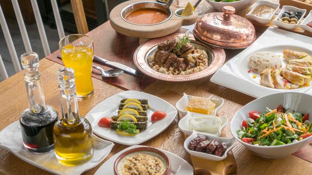 İftara şef dokunuşu: Ramazan&rsquo;ın 1. g&uuml;n&uuml;ne &ouml;zel gurme men&uuml;